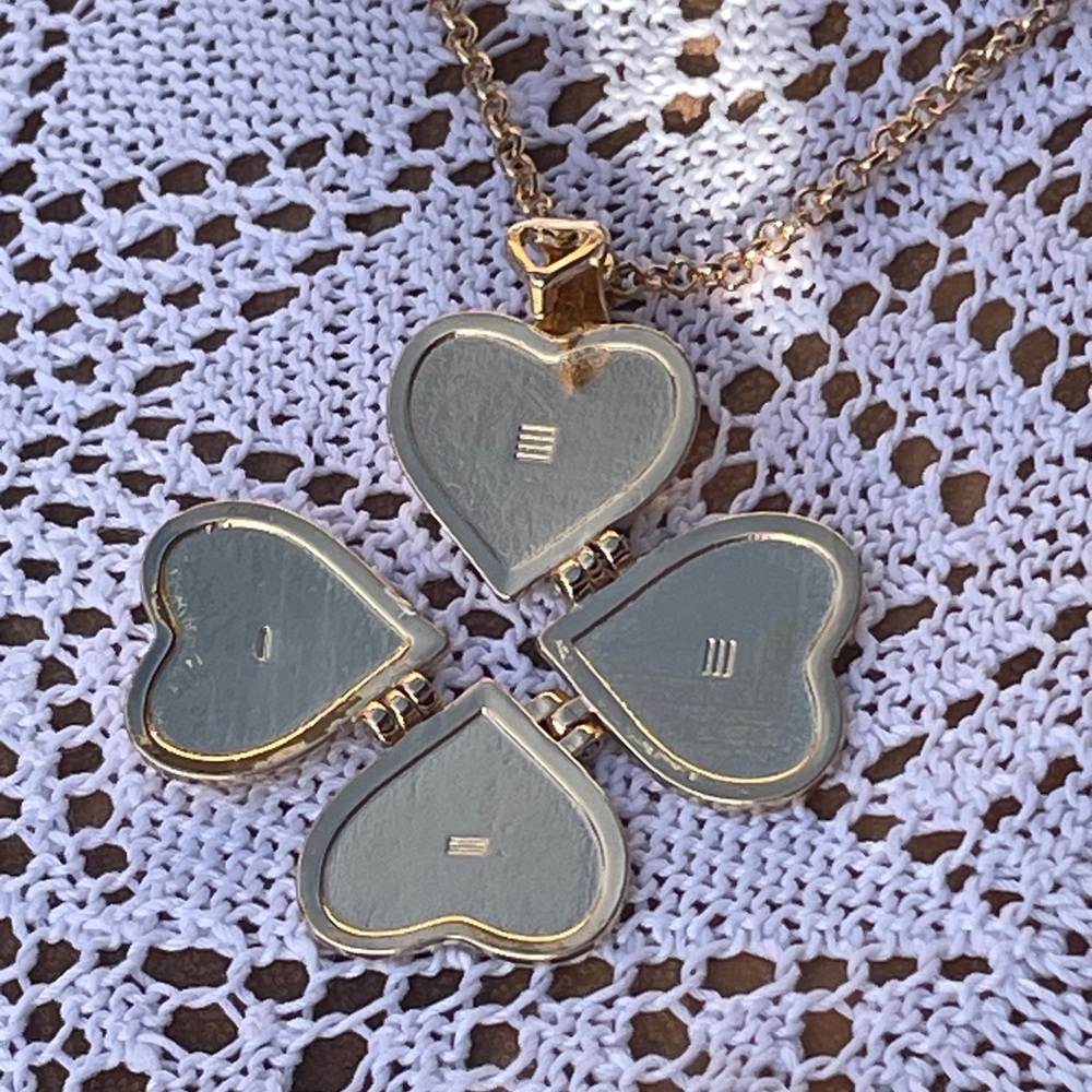 Golden Heart Locket Necklace flower shape fits 4 photos cool design gold gift - Picture 3 of 10